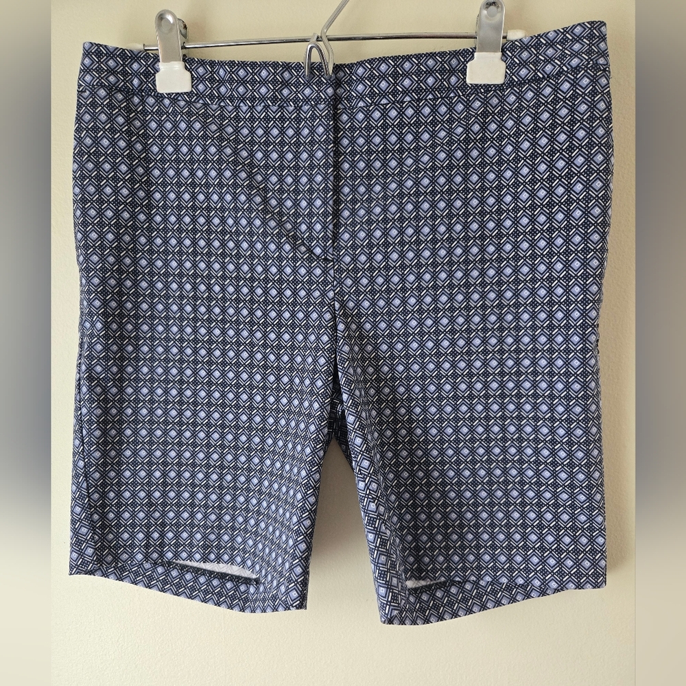 Mario Seranni, size 12, Bermuda shorts, stretch, blue diamond, print, modest